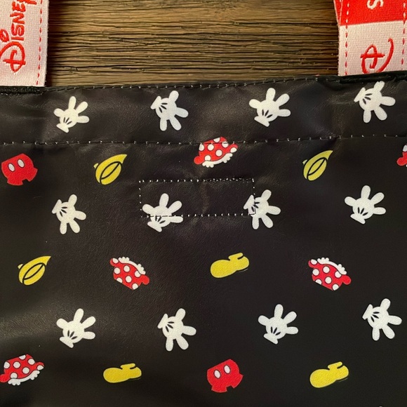 Harvey’s Seatbelt Bag Love You to Pieces Mickey Minnie & Mouse Shopper Tote - Picture 10 of 12